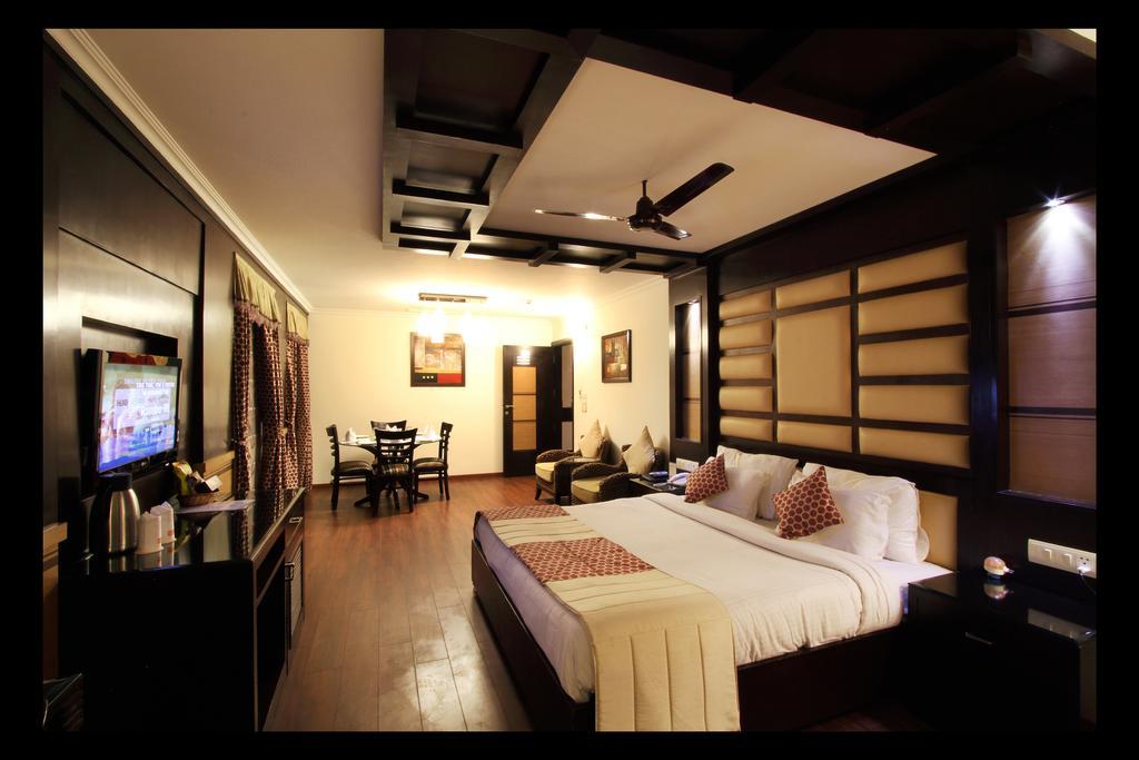 Southgate Delhi Hotel