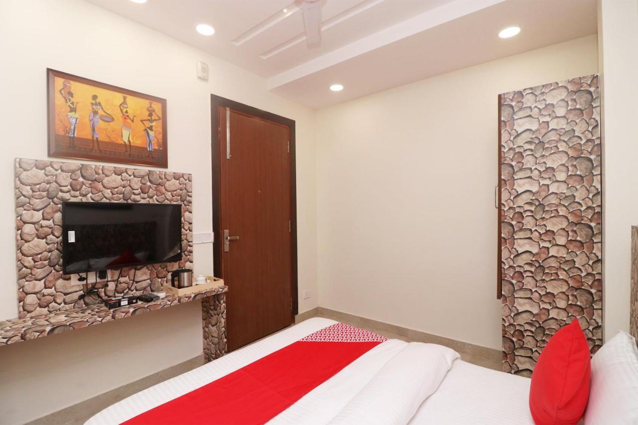 Oyo 45940 Grand Imperial Hotel