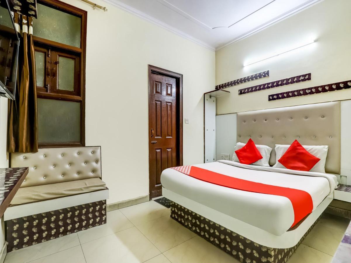 Hotel Oyo 75948 Tushar Continental 3*