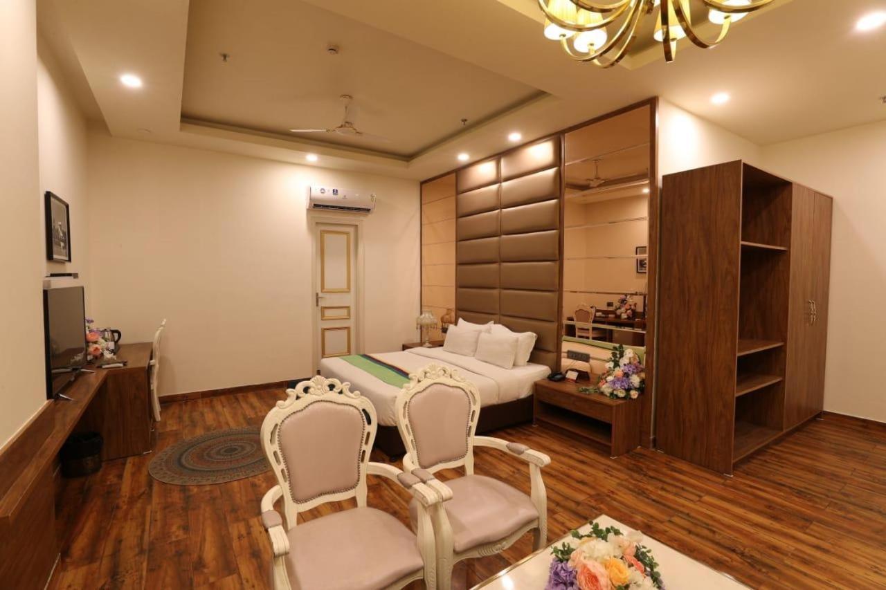 Tivoli Lawrence Road New Delhi