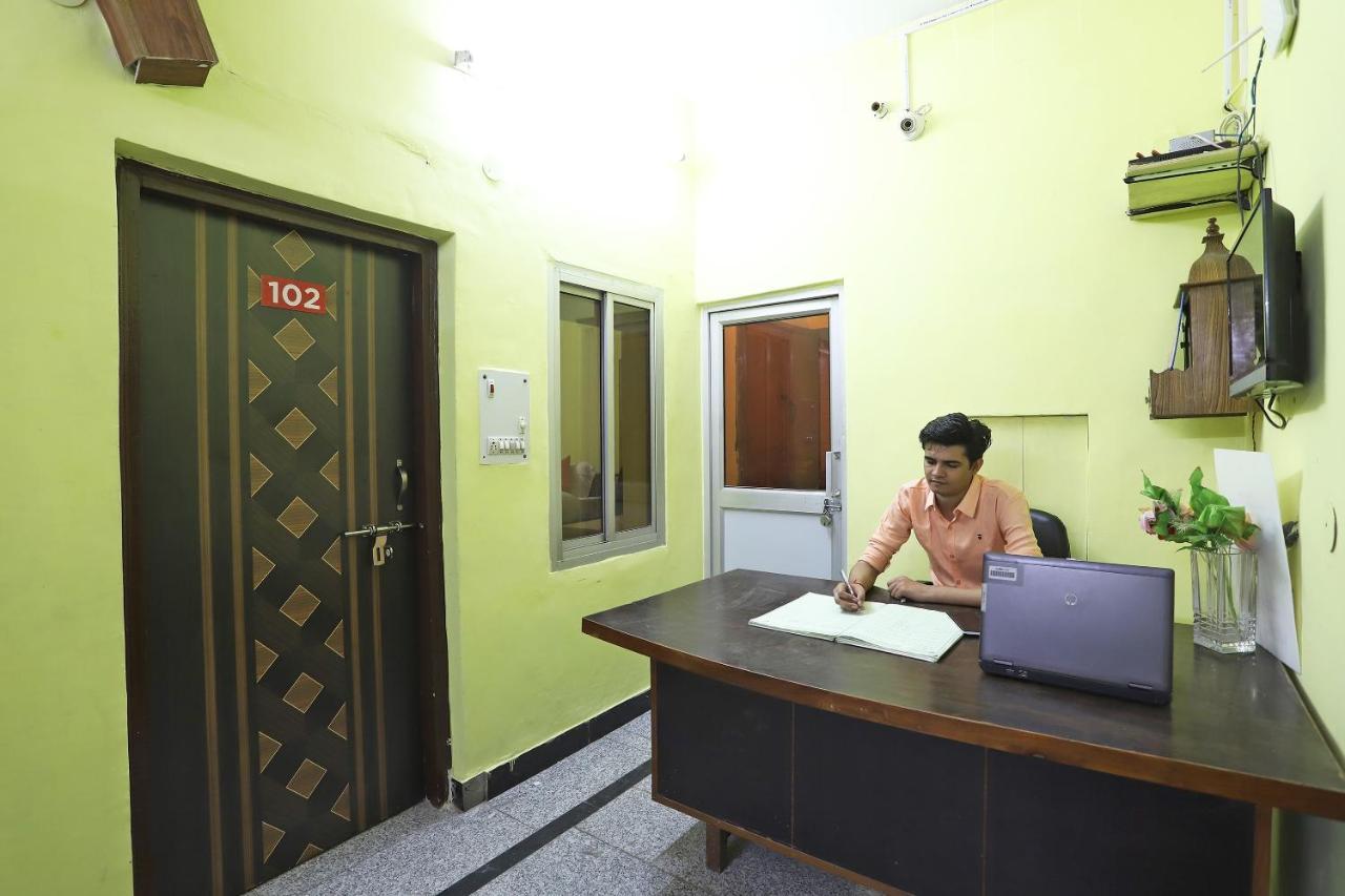 Oyo 39645 Maheshwari Residency 3*