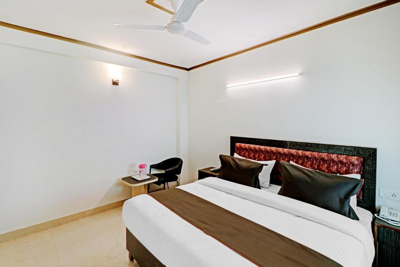 Collection O 81326 Dolphin Hotel 3*
