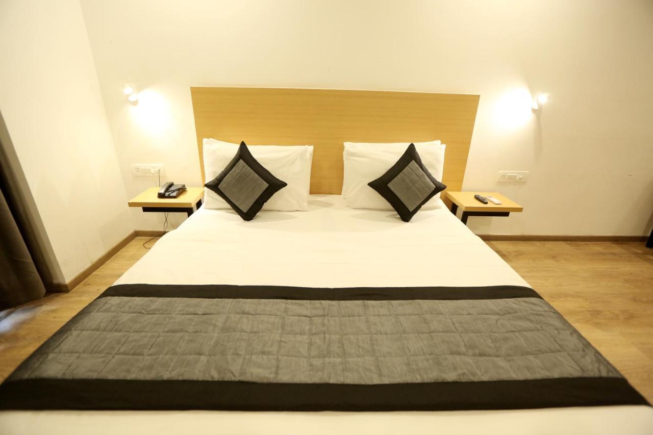 Gray Saffron - Near Rohini Sector 18, 19 Metro Station Hotel 3*