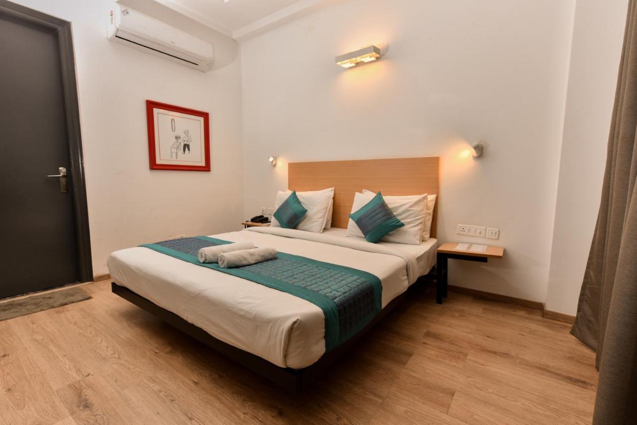 Gray Saffron - Near Rohini Sector 18, 19 Metro Station 3* New Delhi
