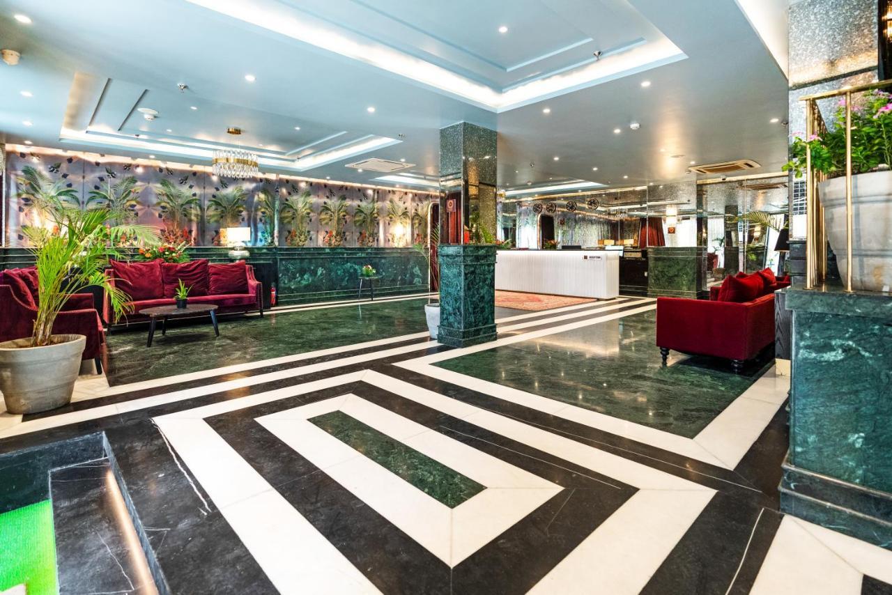 Foxoso Hotel, Delhi Airport Hotel 4*