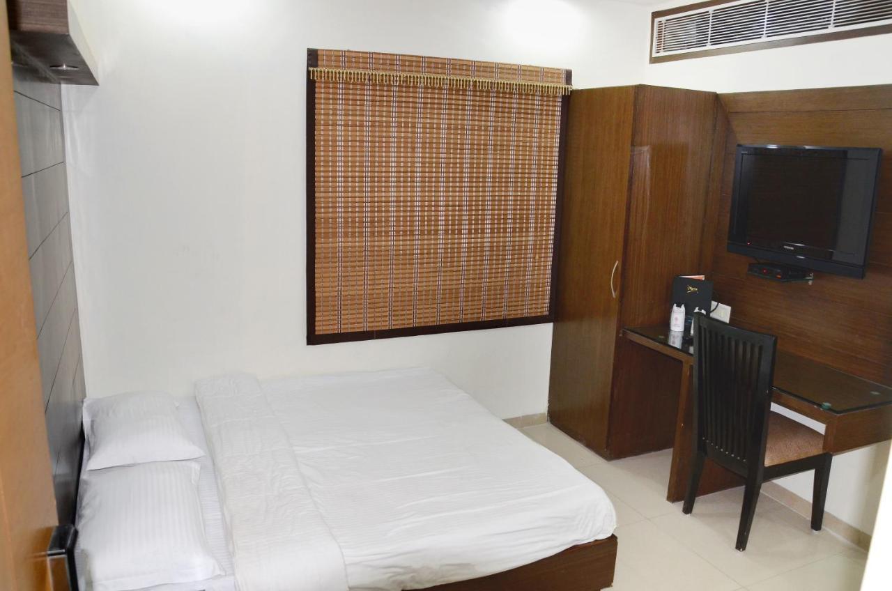 Mohan International 3* New Delhi