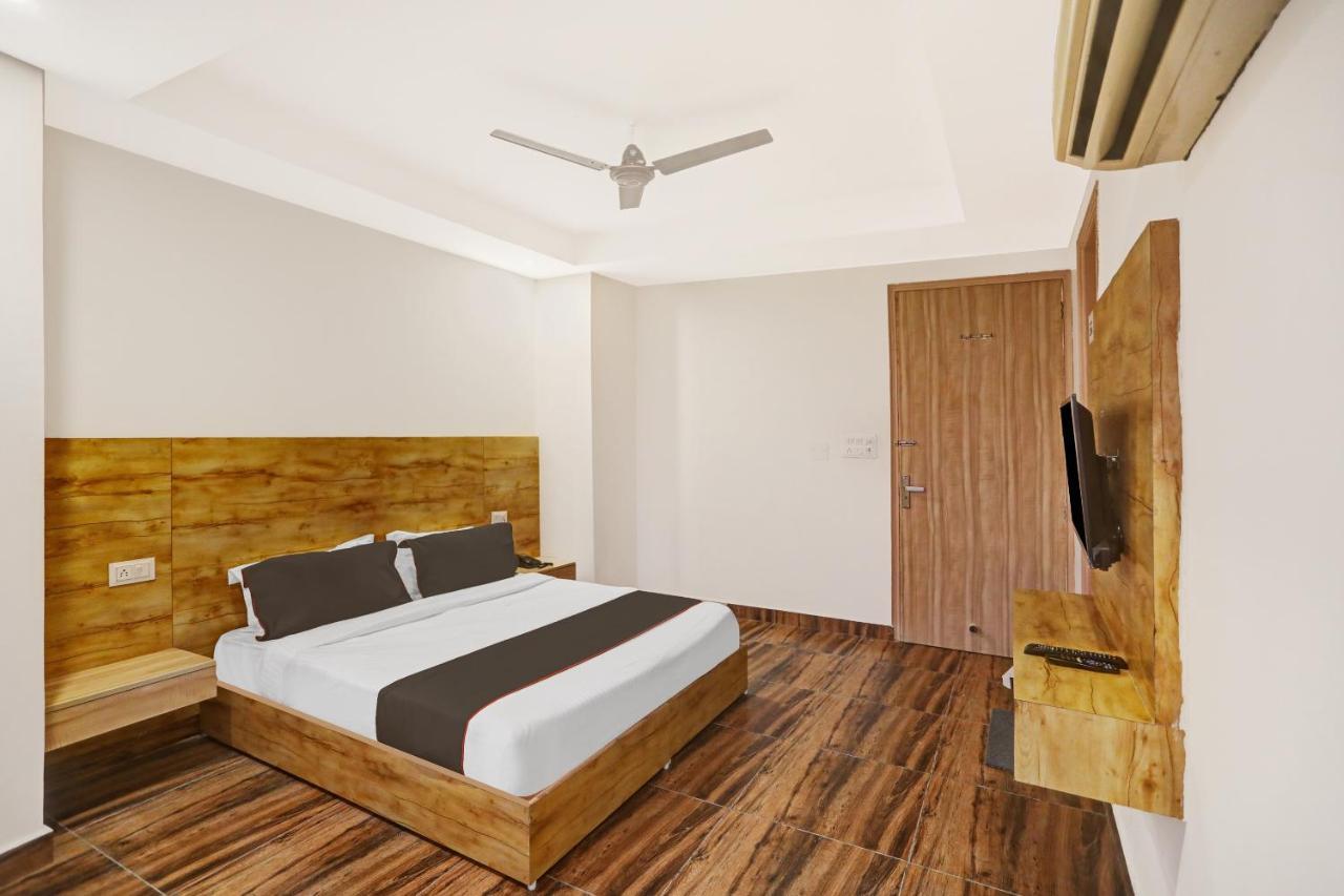 OYO 81641 Collection O Hotel A1 Residency Nova Deli