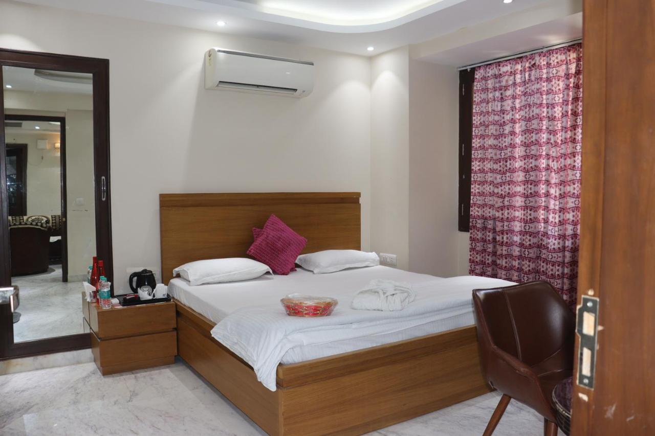 Capt Vishal Khanna's Anchorage 3* New Delhi