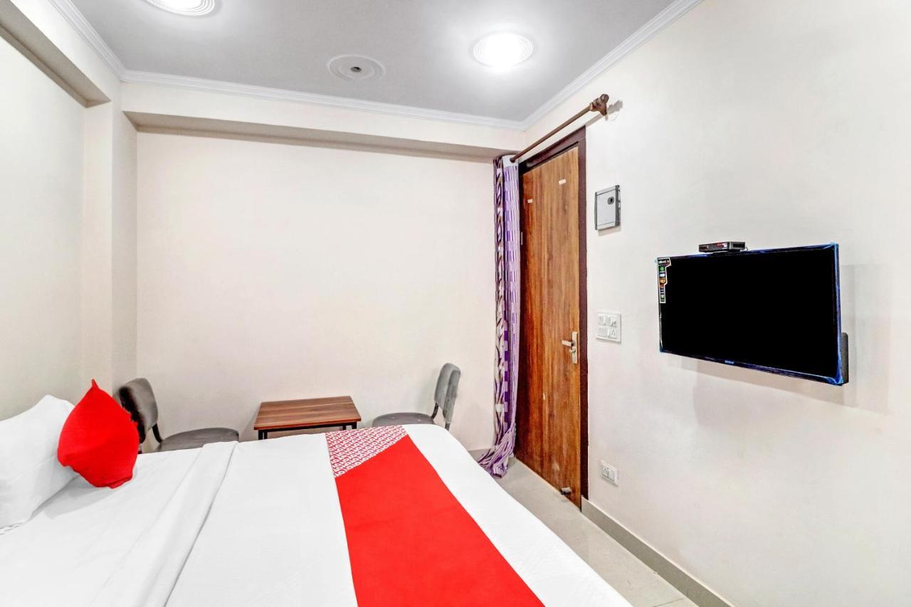 Oyo 82107 Vivaan Residency Hotel New Delhi