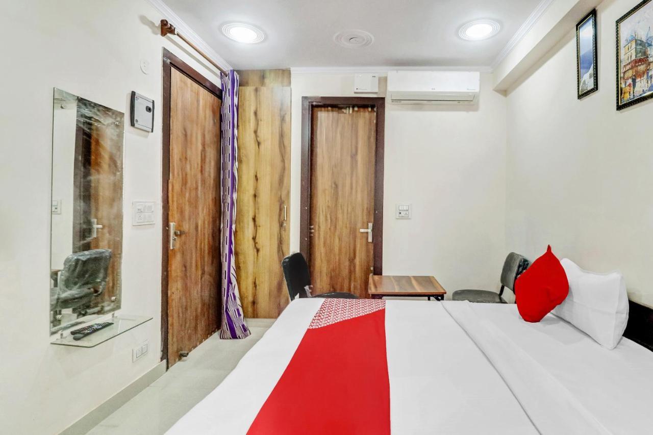 Oyo 82107 Vivaan Residency 3* New Delhi