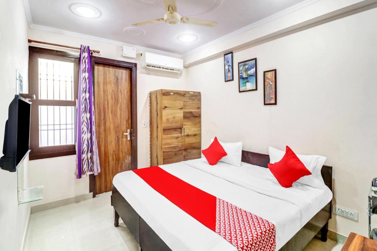 Oyo 82107 Vivaan Residency