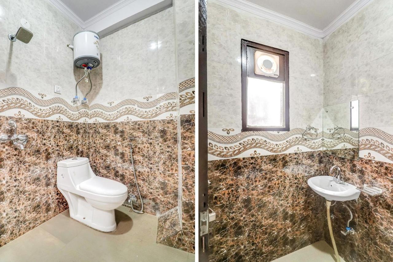 Oyo 82107 Vivaan Residency New Delhi