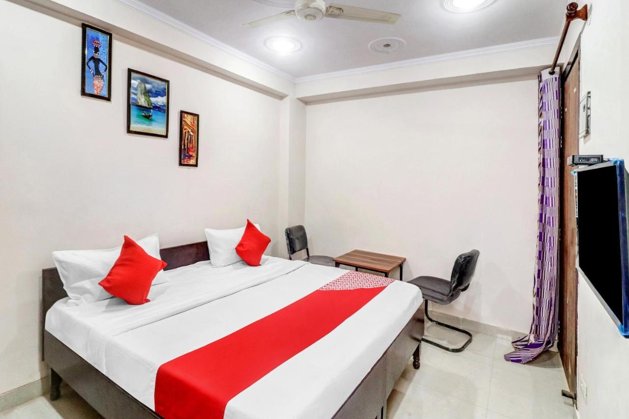 Oyo 82107 Vivaan Residency New Delhi
