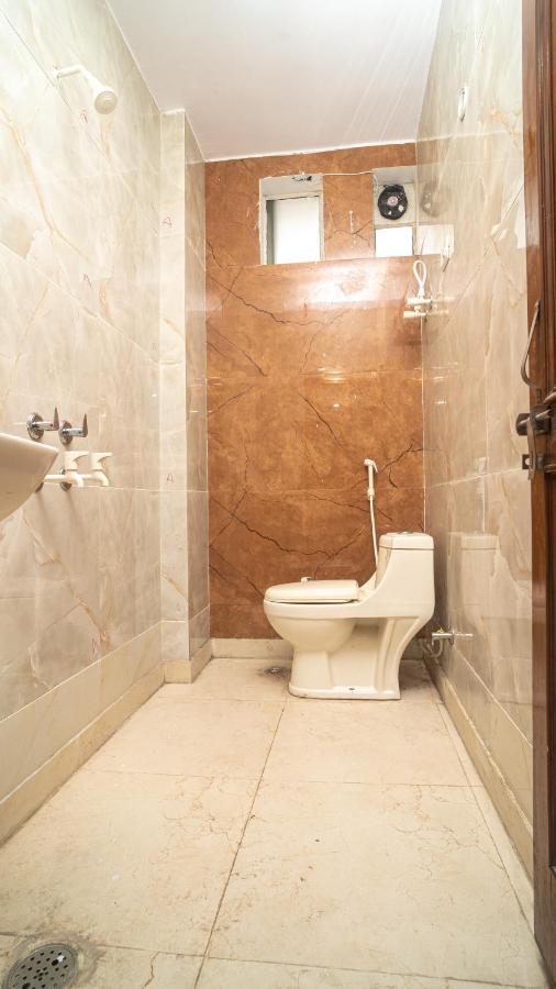 Hotel Gs International Couple Friendly At Delhi University Hotel 3*