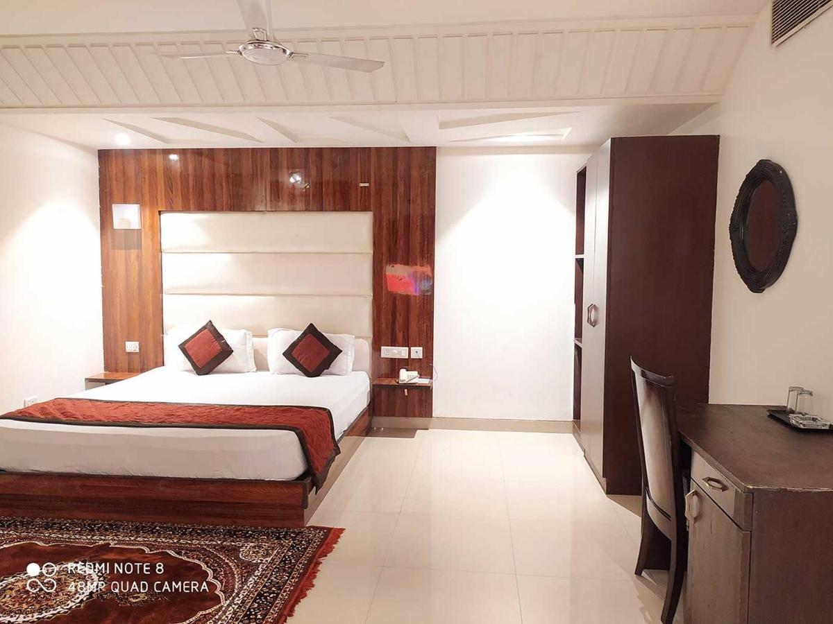 The Impress Near Delhi Airport 4* New Delhi