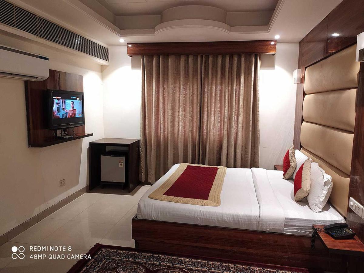 Hotel The Impress Near Delhi Airport