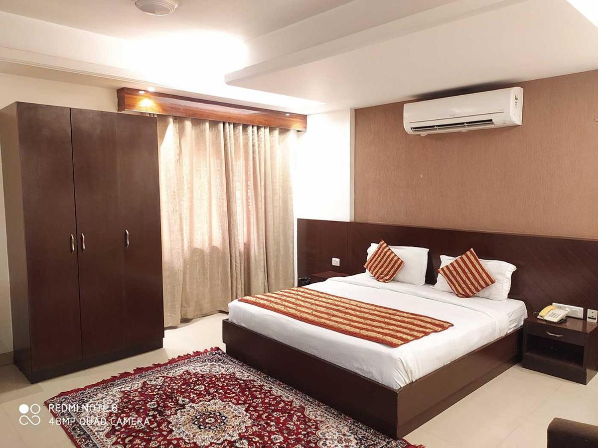 Hotel The Impress Near Delhi Airport