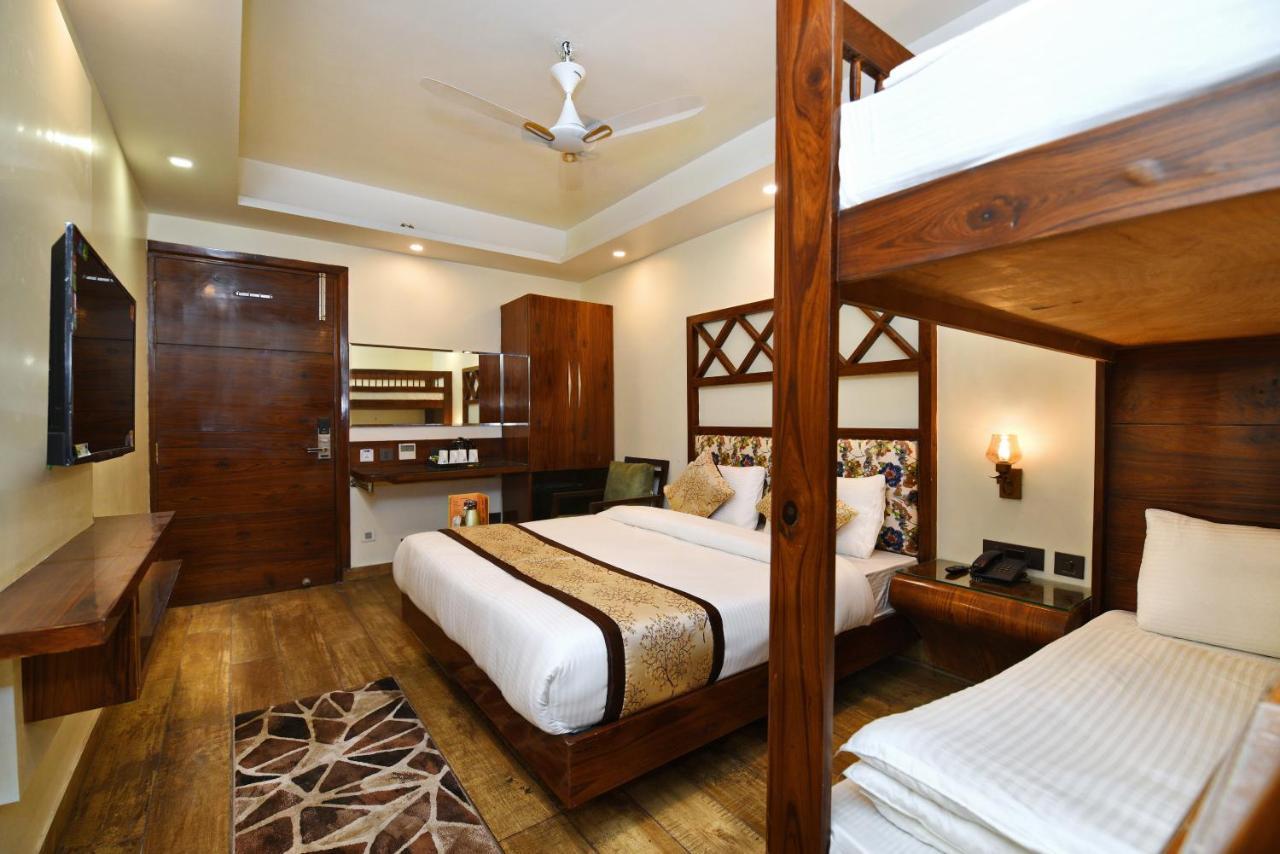 Blue Pearl - Free Airport Pick Up Hotel New Delhi