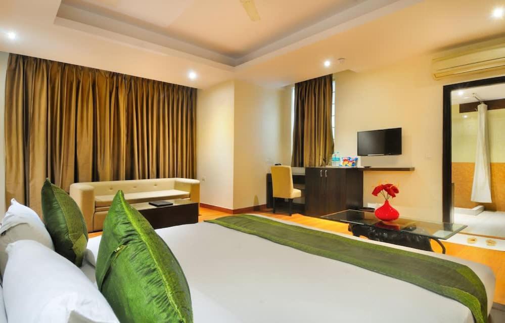 Zenith Mahipalpur - Free Parking Hotel