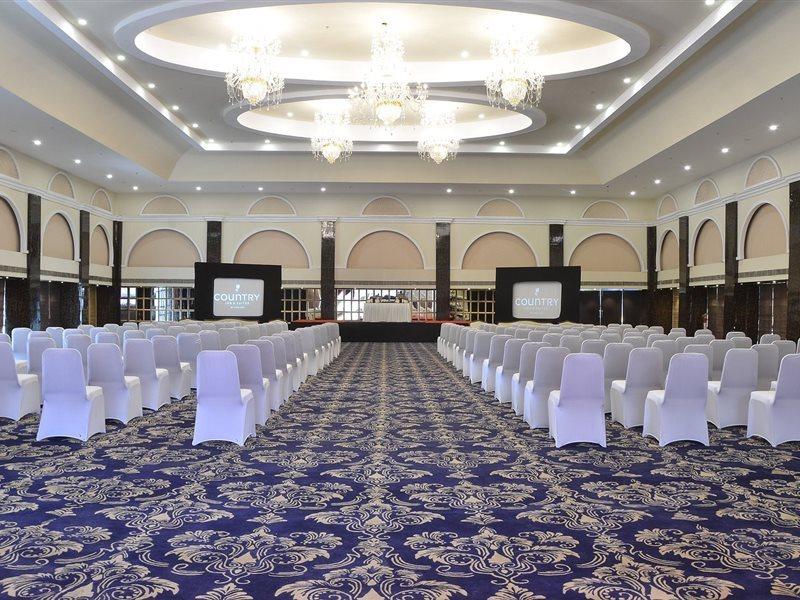 Country & By Radisson, Delhi Satbari 4*