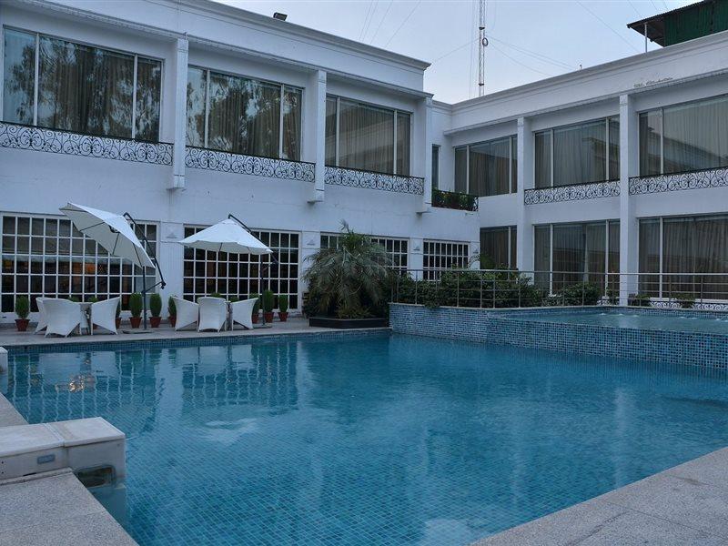 Country & By Radisson, Delhi Satbari Resort New Delhi