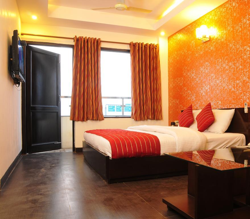 Airport Daya Capitol Hotel 4*