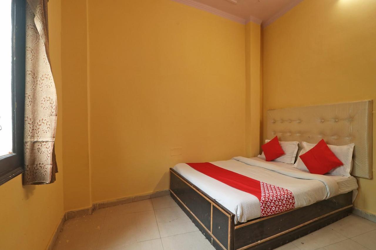 Hotel Oyo 26796 Nikunj New Delhi