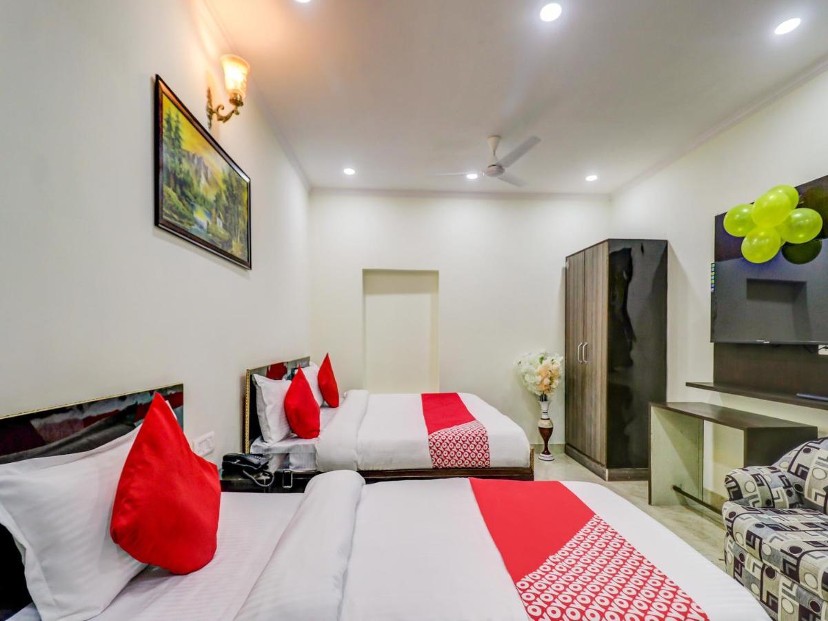 Hotel Oyo 77353 Tom & Jerry New Delhi
