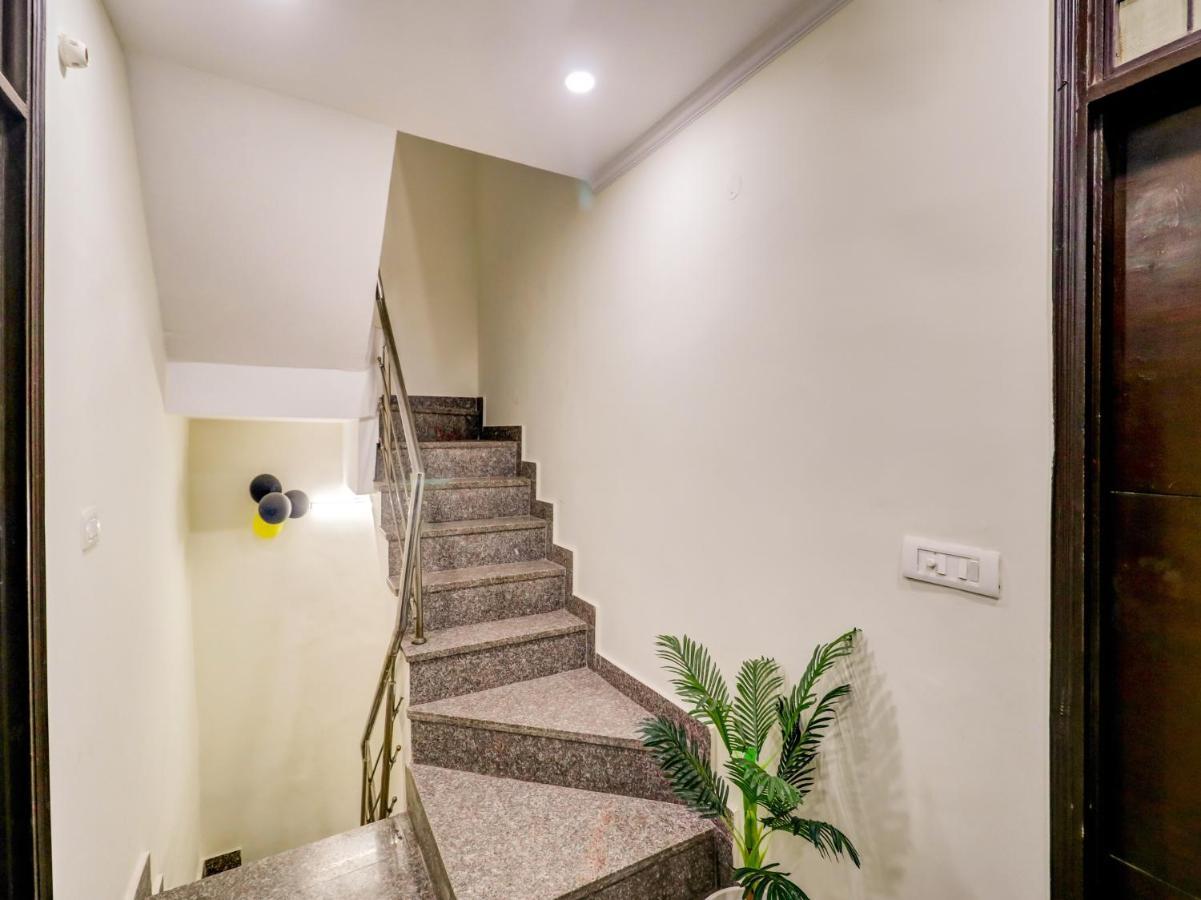 Oyo 77353 Tom & Jerry New Delhi