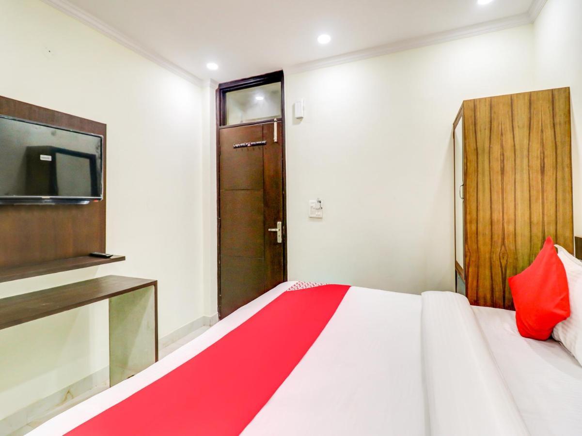 Oyo 77353 Tom & Jerry Hotel 3*