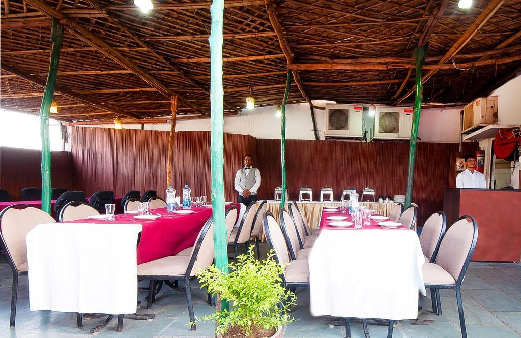 Capital O 2382 White House Continental Hotel Delhi (National Capital Territory of India)