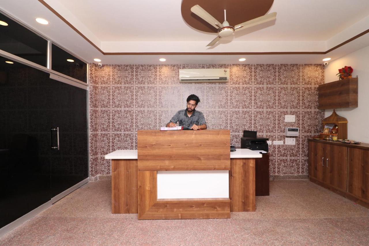 Hotel Oyo 36848 Embellish New Delhi