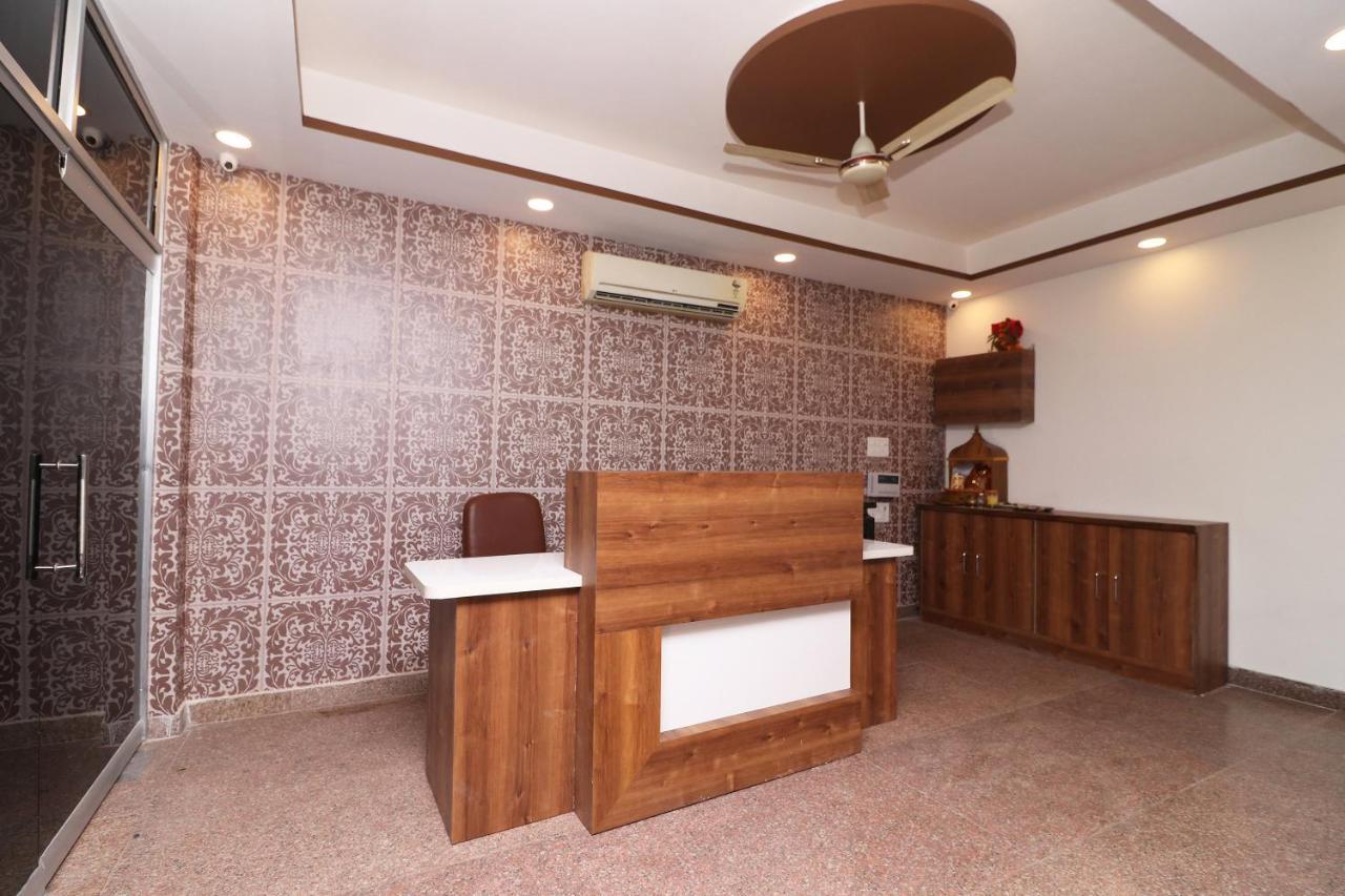 Oyo 36848 Embellish Hotel New Delhi