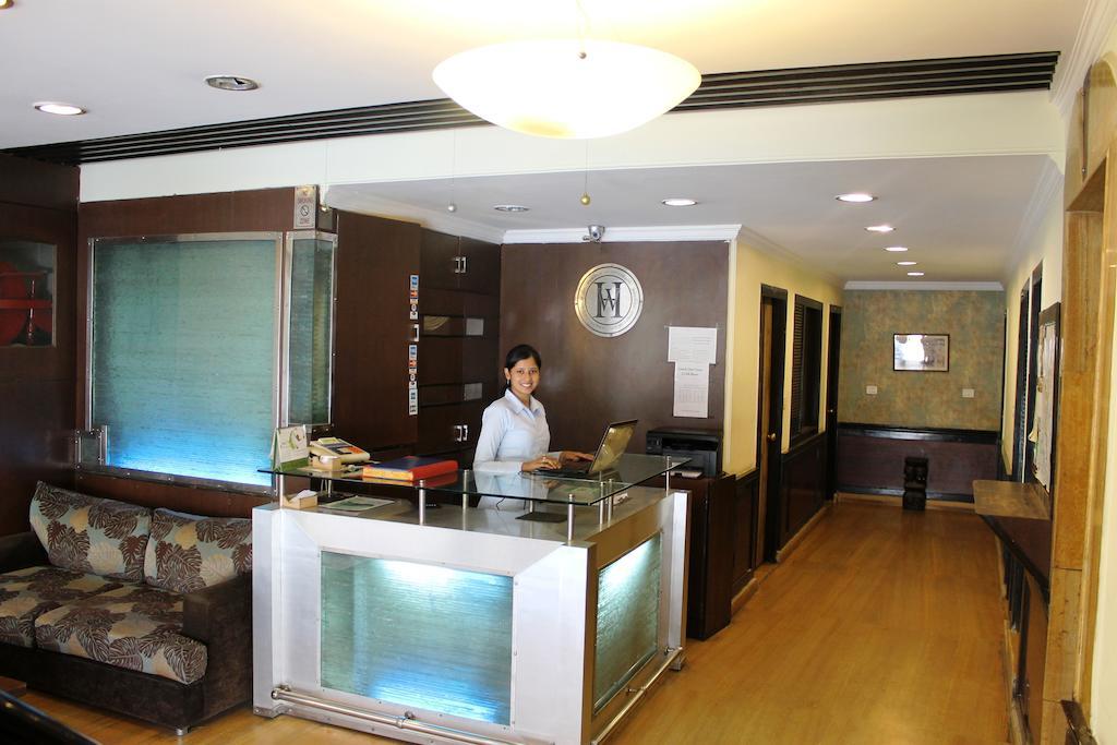 Capital O 2382 White House Continental 3* Delhi (National Capital Territory of India)