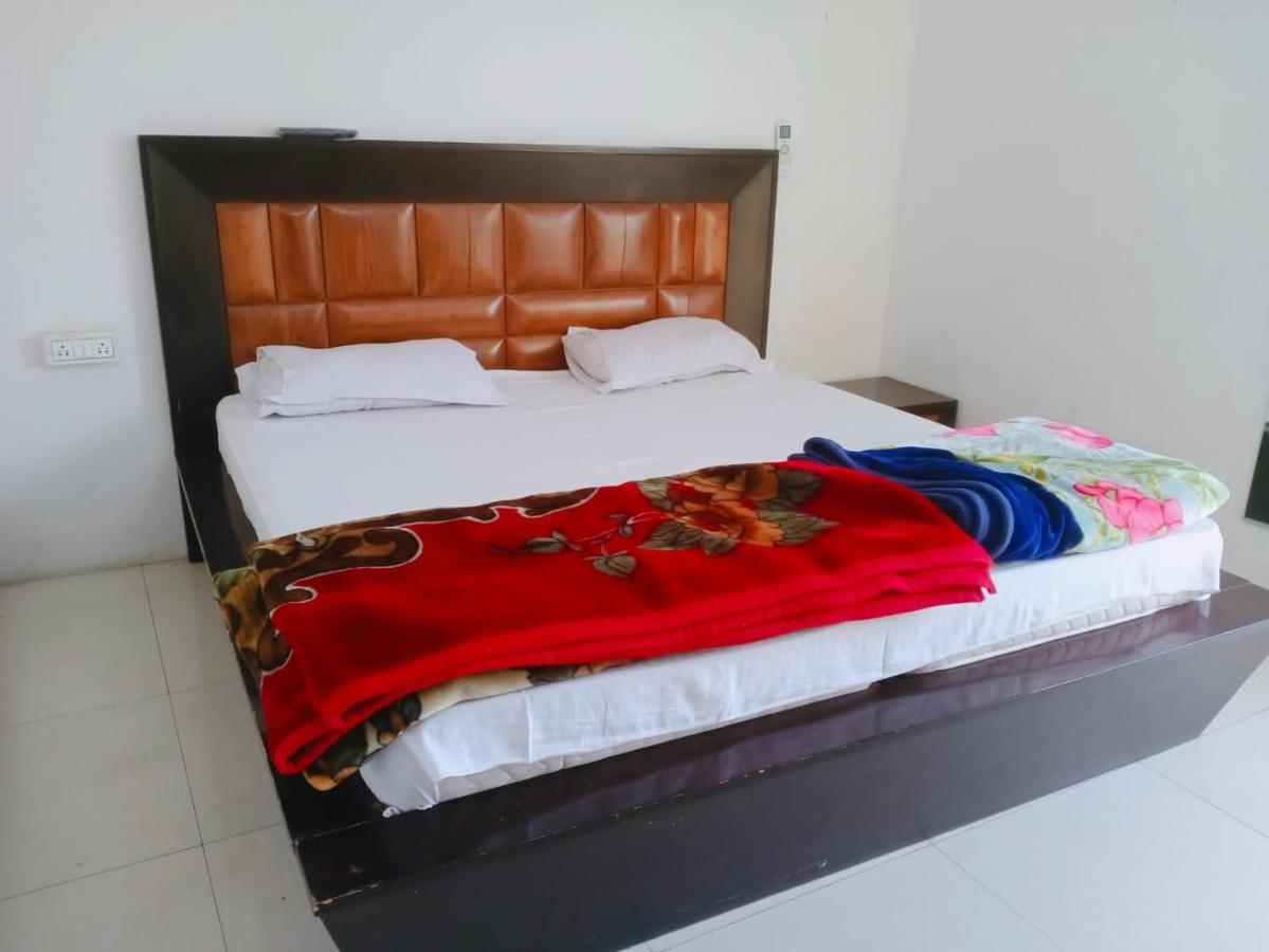 Ac Hostel New Delhi