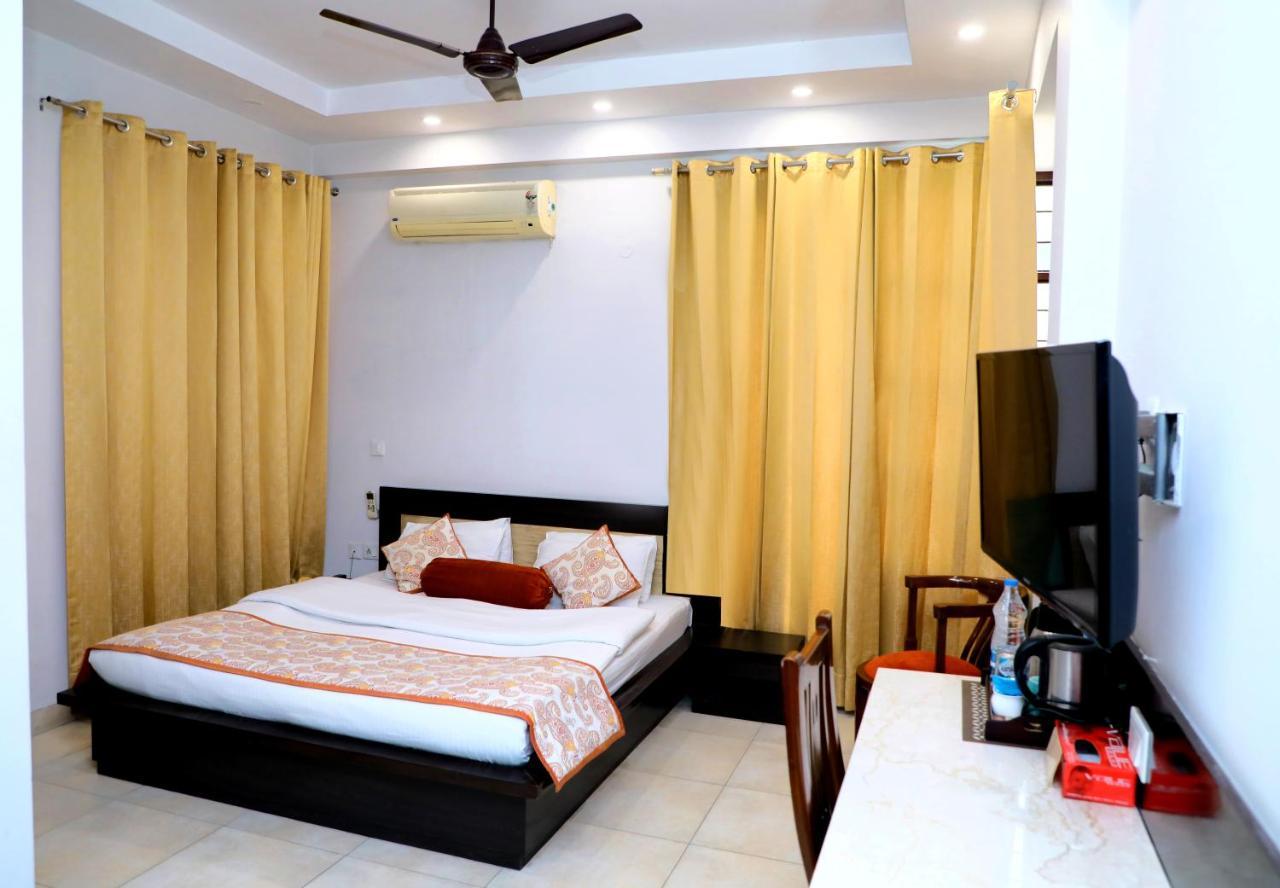 Indee Bed & Breakfast 2*