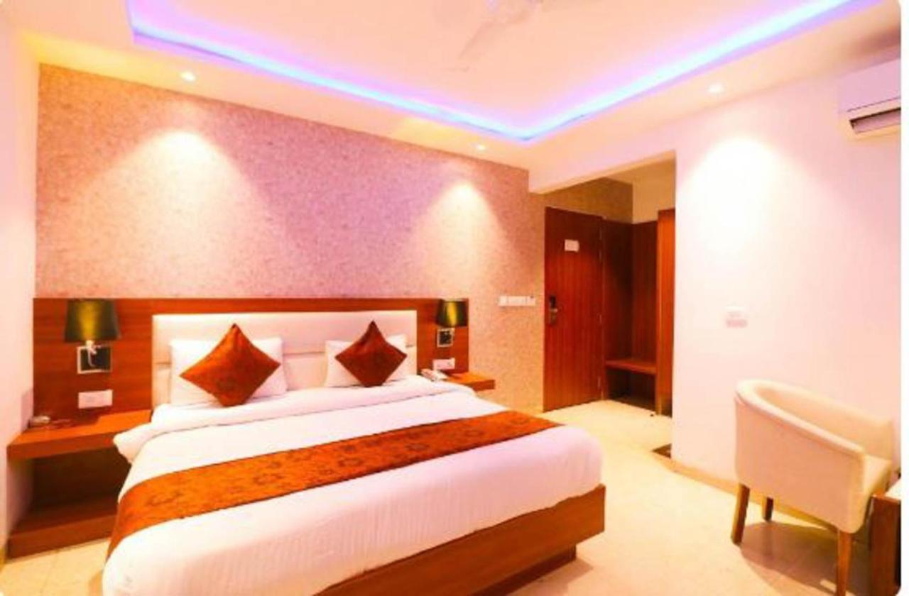 Wowstops-clark Near Delhi Airport 4* New Delhi