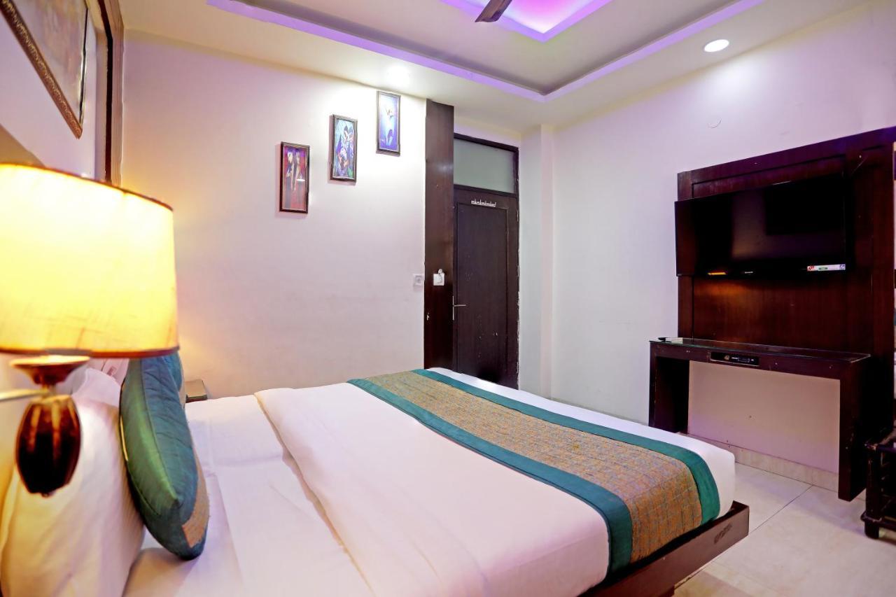 Hotel Tashkent Palace - Near Railway Station New Delhi