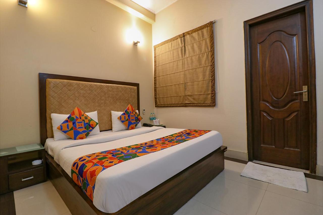 Fabexpress Llyod Residency New Delhi