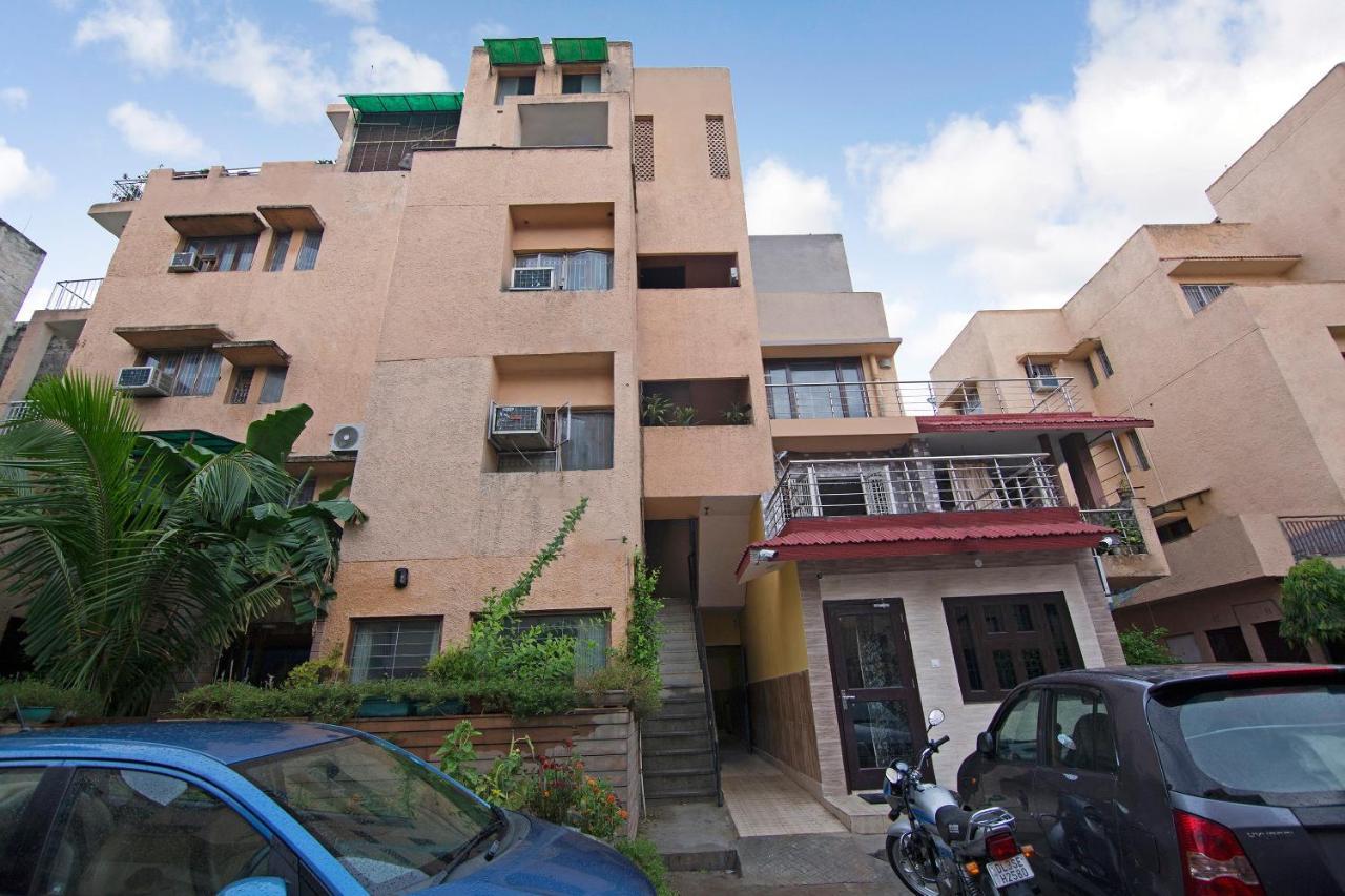 Apartment Oyo Elegant Studio Sarita Vihar Near Sarita Vihar Metro Station New Delhi