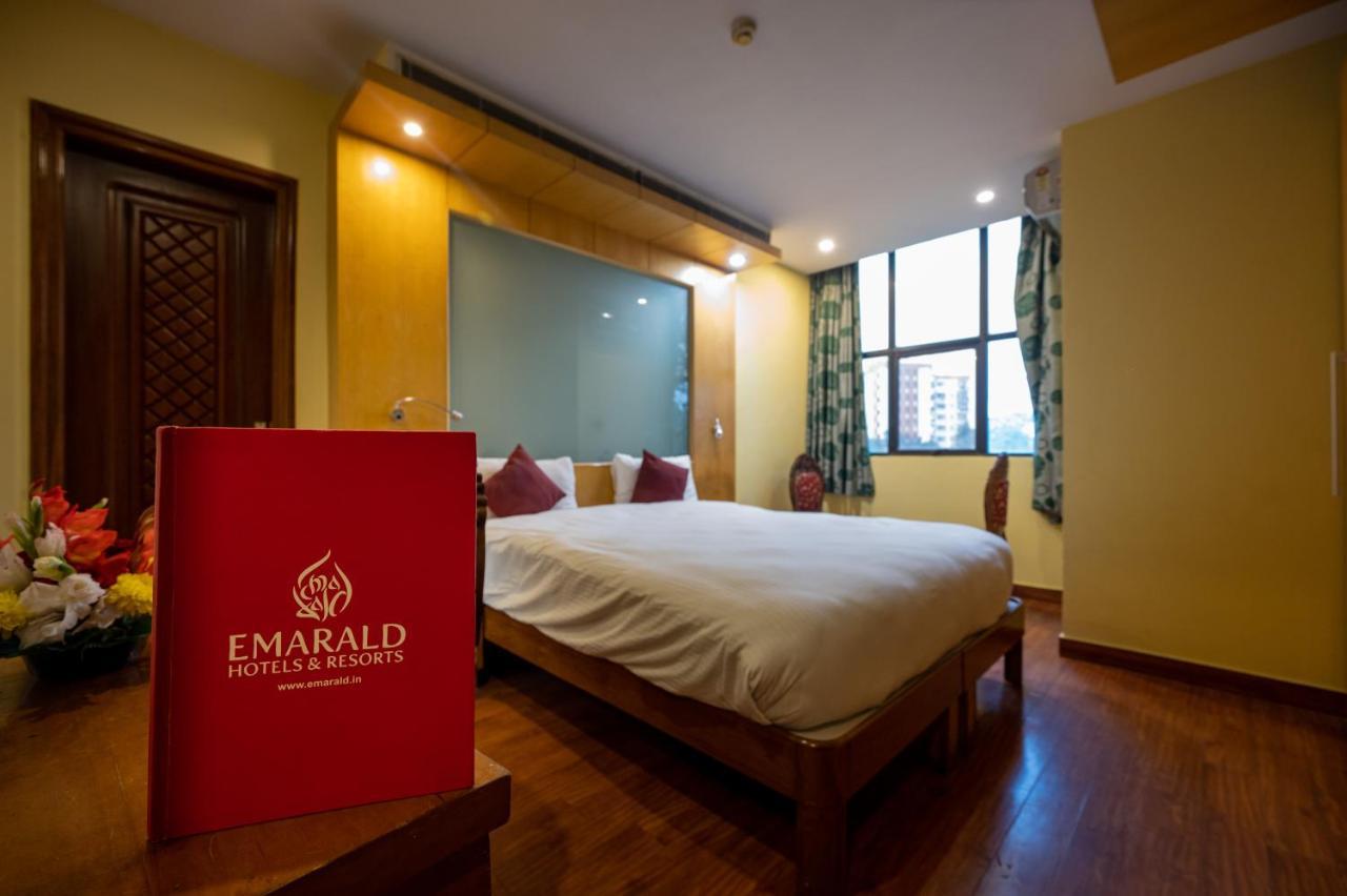 Emarald, Hotel 3*
