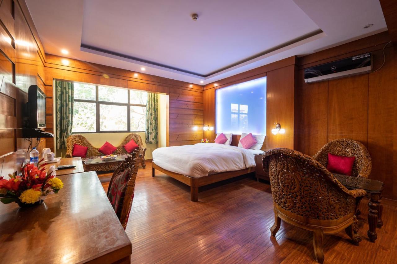 Hotel Emarald, Nova Deli