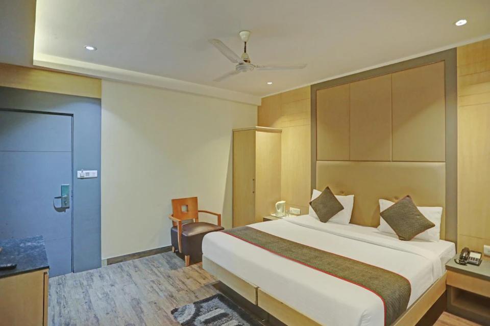 Superb 5 Mins Walk From Station 3* New Delhi