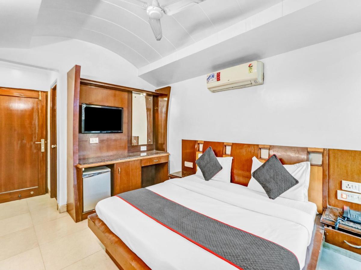 Staybook Geeson- Railway Station Hotel 3*
