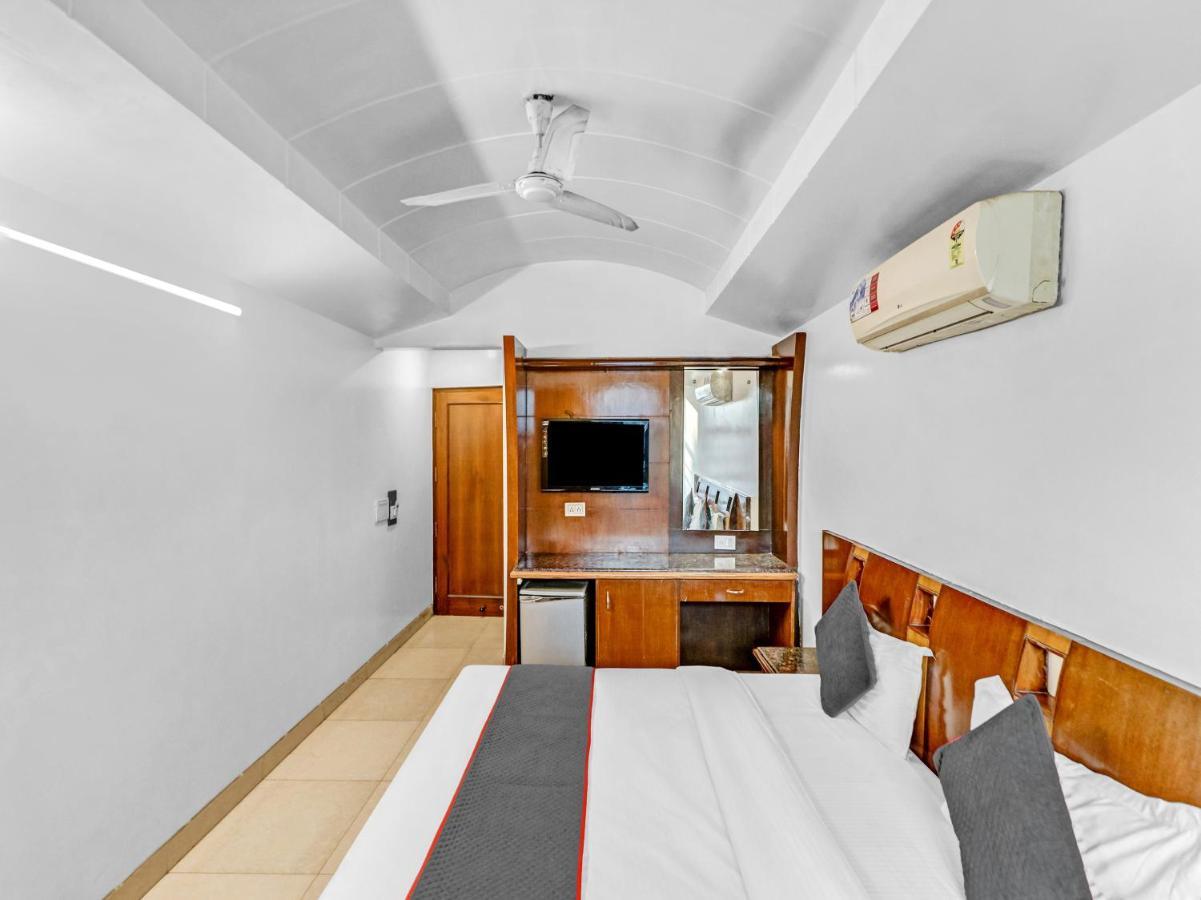 Staybook Geeson- Railway Station