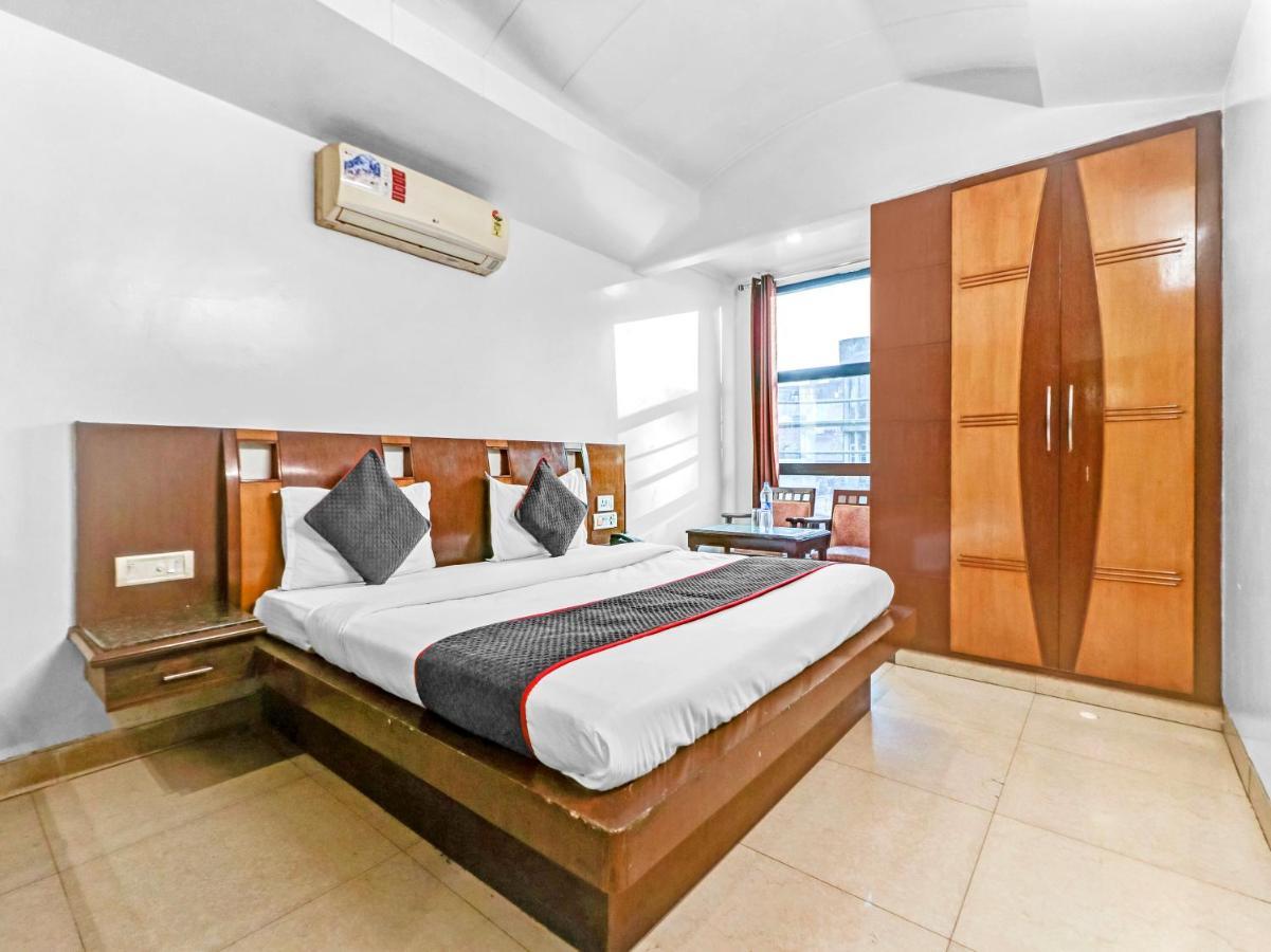 Staybook Geeson- Railway Station Hotel Nova Deli