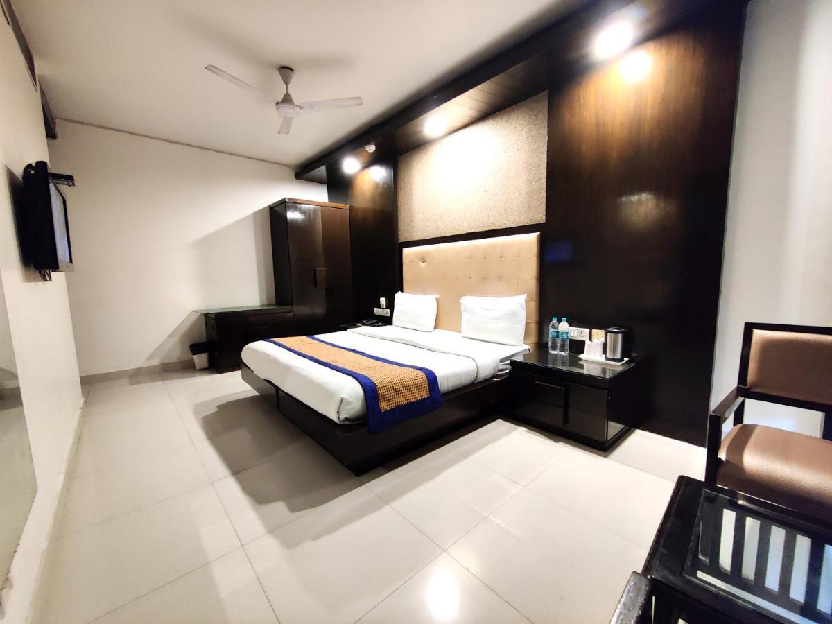 Hotel Pride, Karol Bagh