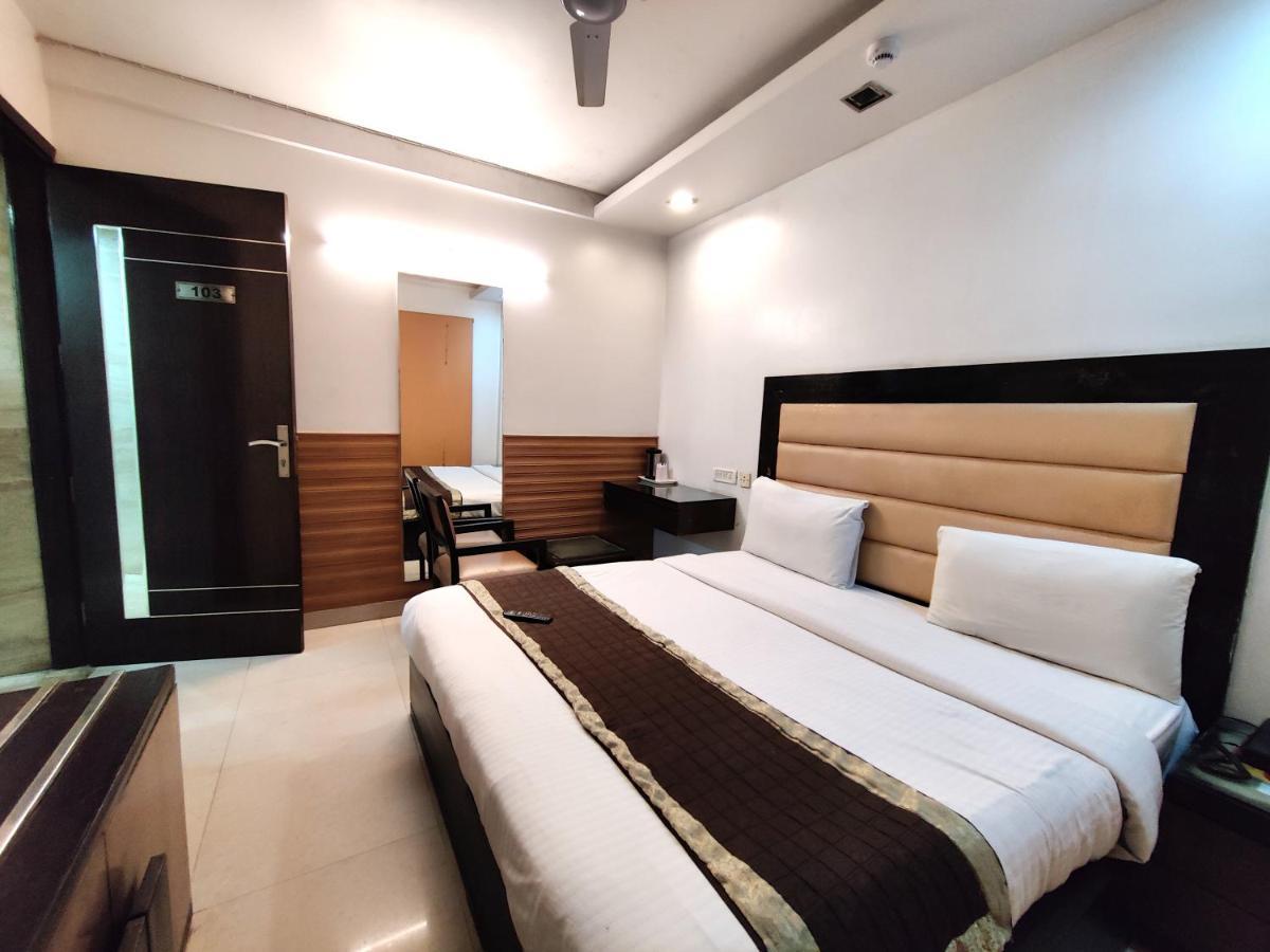 Pride, Karol Bagh Hotel