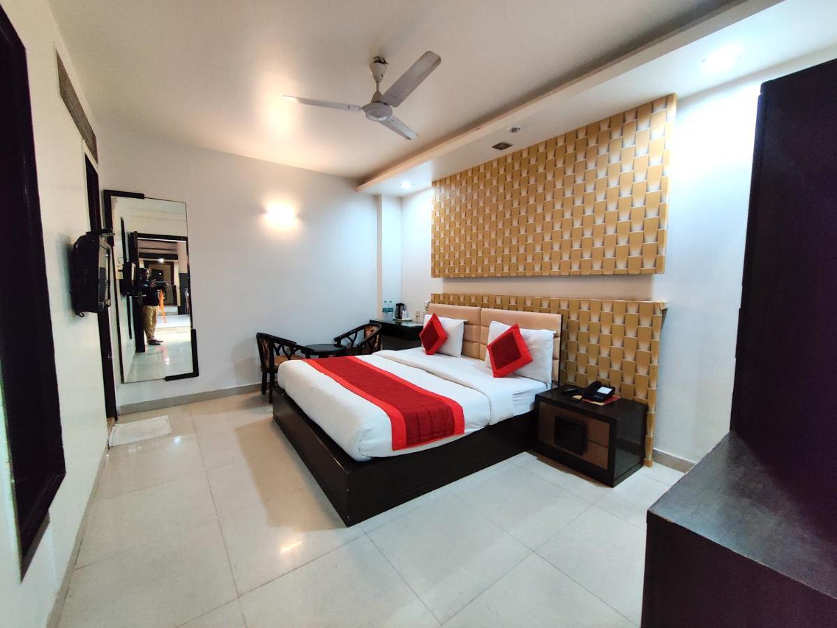 Pride, Karol Bagh Hotel