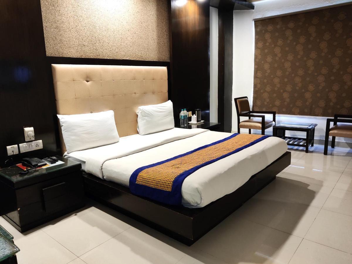 Pride, Karol Bagh Hotel